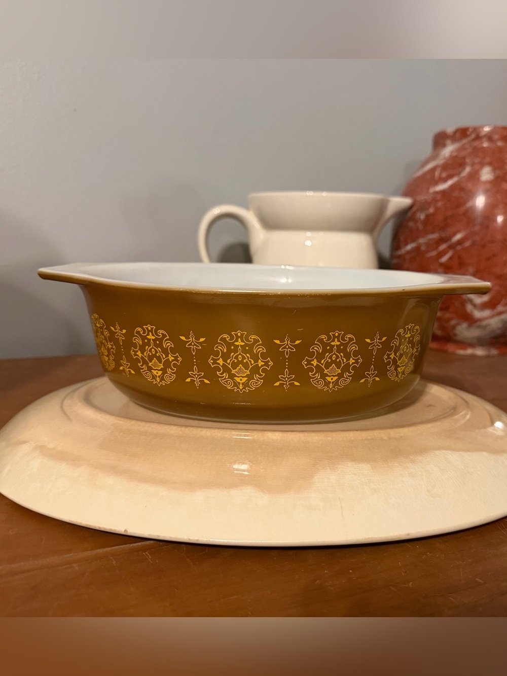 Vintage Pyrex Regency casserole dish